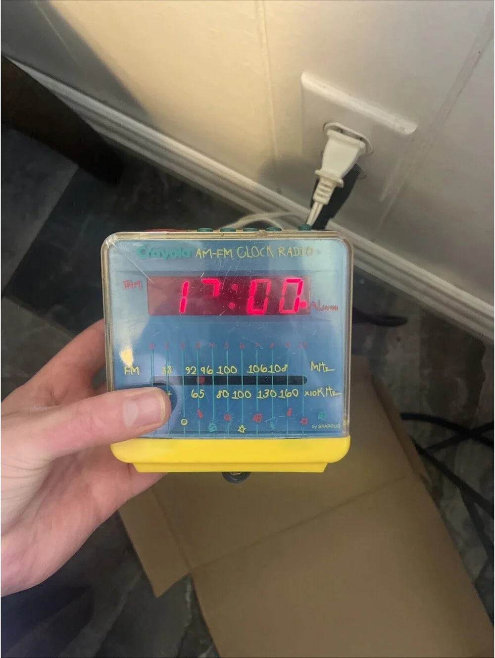 Crayola Spartus Model 1217 AM/FM Clock Radio - Super Cool - Working rare!